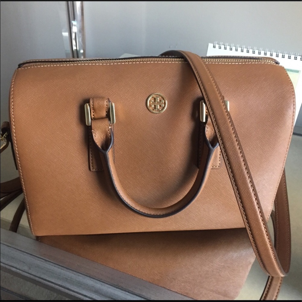 Tory Burch Robinson Satchel. 👜